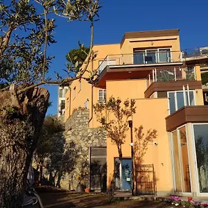 https://poggio-degli-ulivi.hotelitalianriviera.com